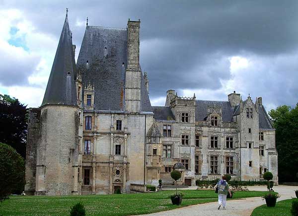 Châteu de Fontaine-Henry